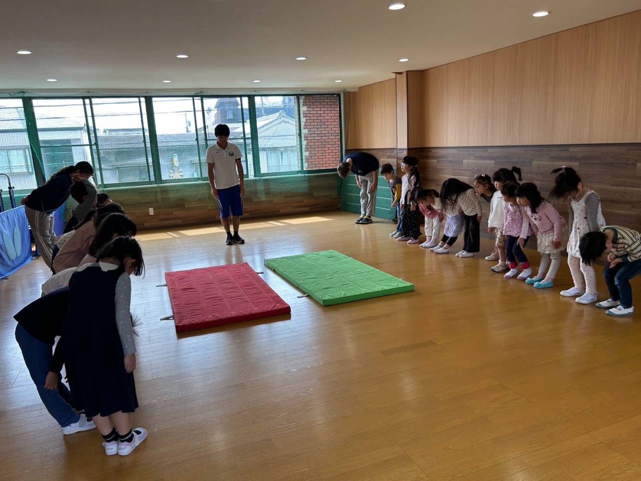 Our First Indoor Exercise of the Year!(今年度初めての課内の体育レッスン!!)☆Kindy3(年長クラス)