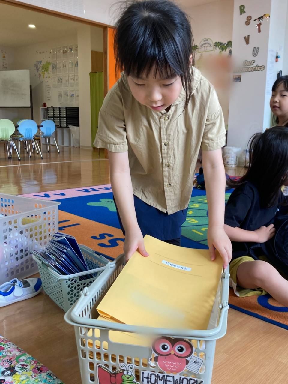 The homework start! (宿題が始まったよ!) ☆ Kindy 3 (年長クラス)