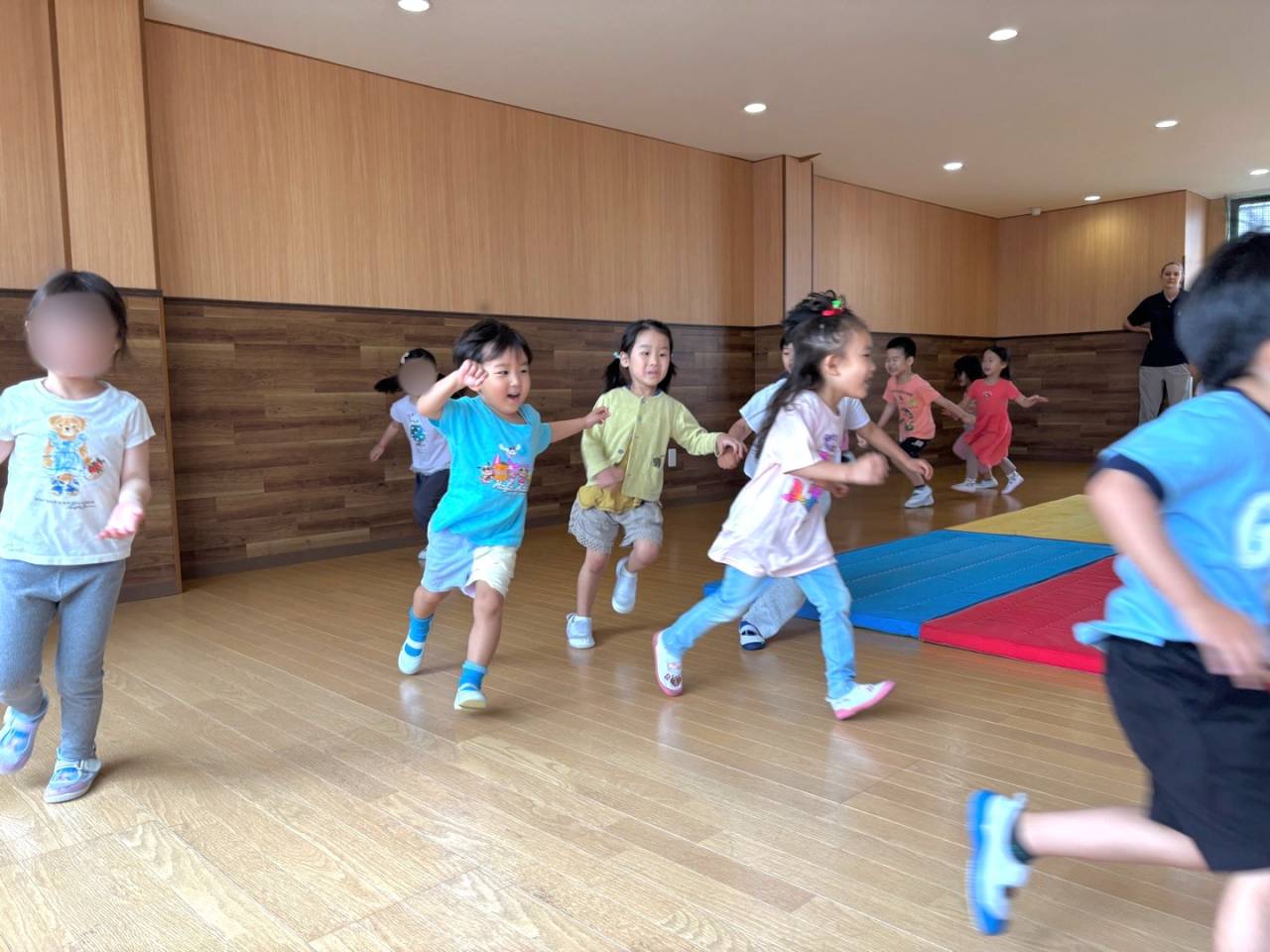 Let's have fun with Mr. Nakane! (中根先生と体操しよう!)☆Kindy 2 (年中クラス)