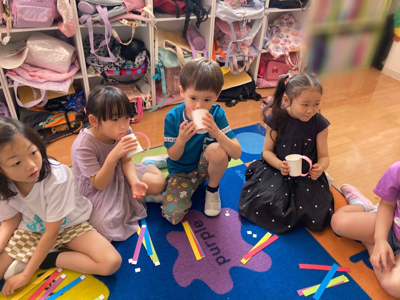 Making Our Star Festival Streamers!(吹き流しを作ったよ!)☆ Kindy 3(年長クラス)